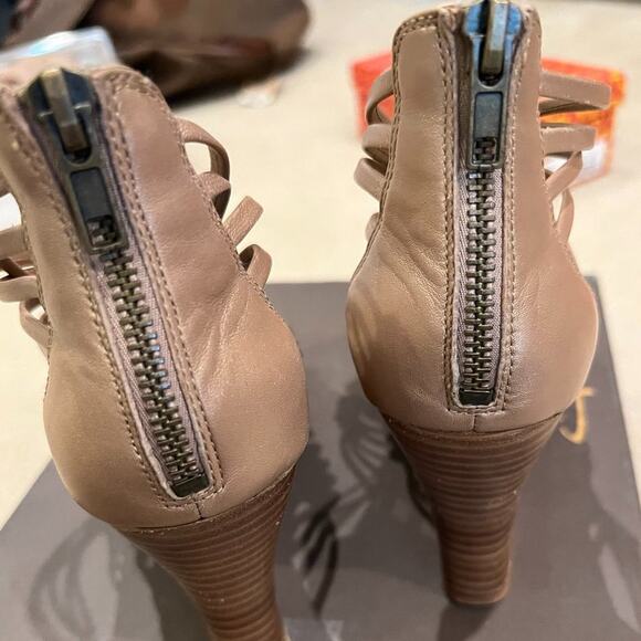 BMakowsky gold  wedge sandals , 7M - Picture 4 of 7